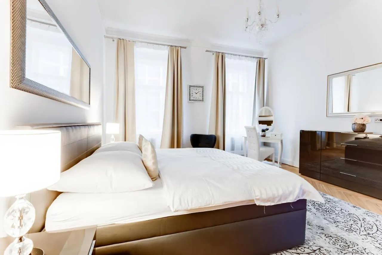 Wenceslass Square Royal Residence Apartments Πράγα