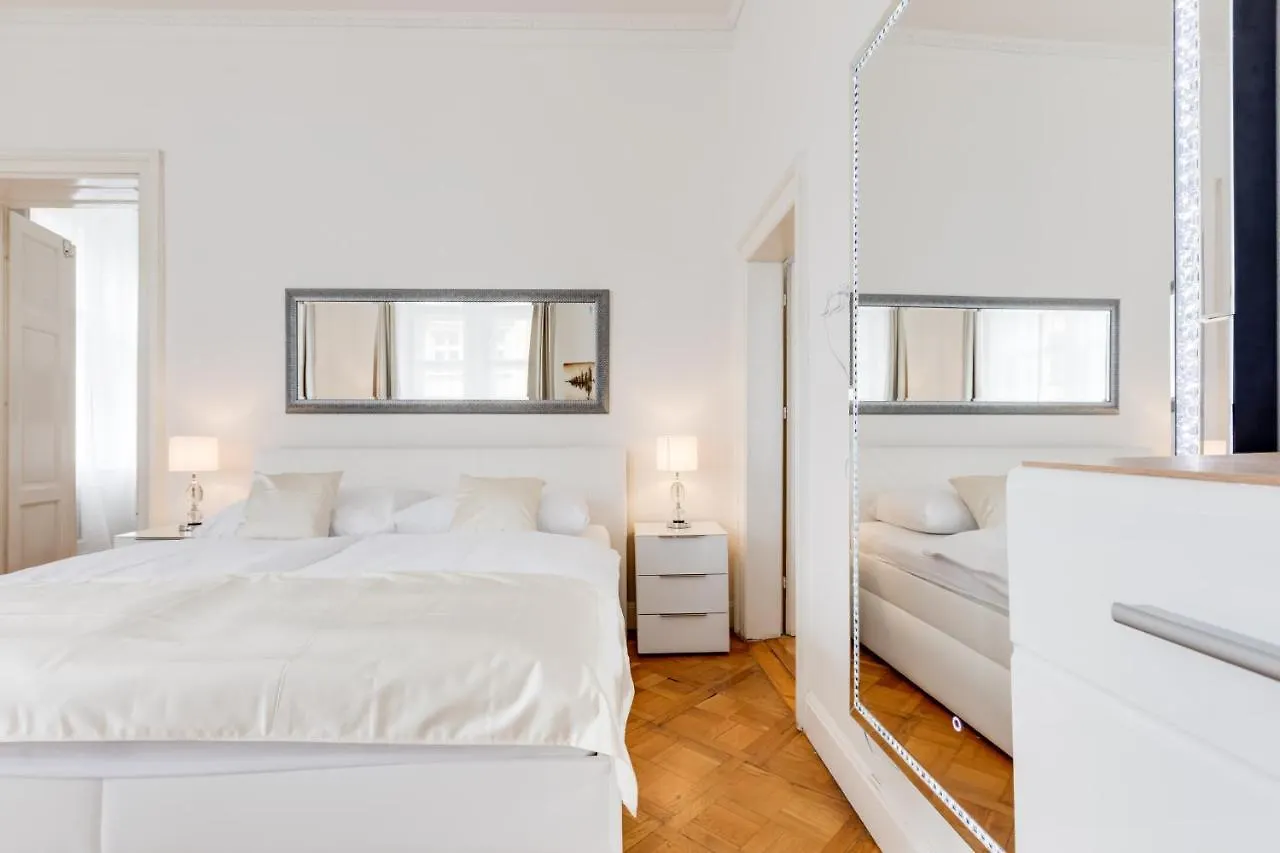 Wenceslass Square Royal Residence Apartments Πράγα