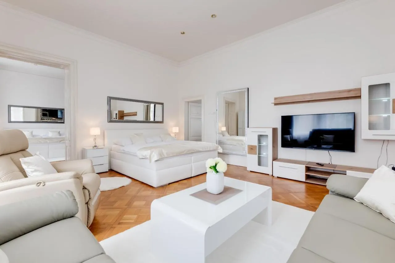 Wenceslass Square Royal Residence Apartments 프라하 0*,