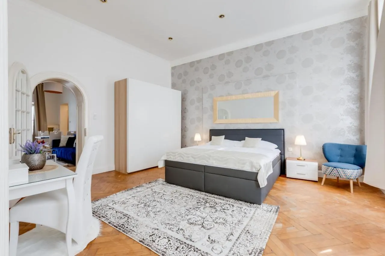 Wenceslass Square Royal Residence Apartments Praga